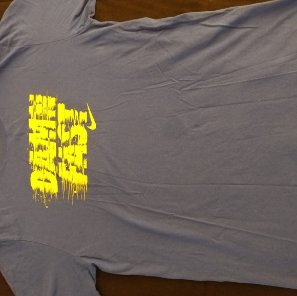 Nike Graphic T-shirt - Picture 4 of 4